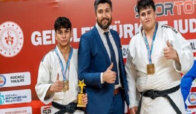 Gençler Türkiye Şampiyonasında 1 numara Kağıtspor
